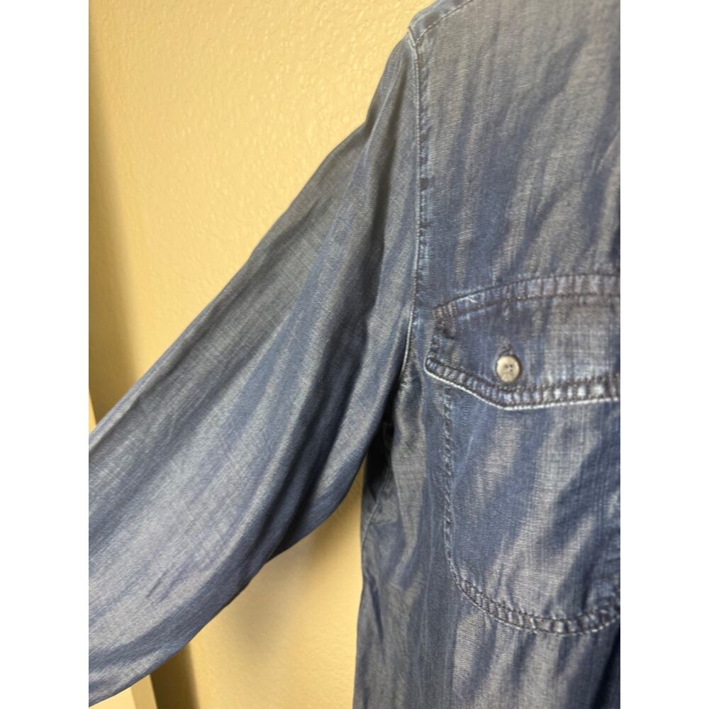 Chico's Sz 4 Lightweight Denim Button Up Shirt Blouse XXL 20/22 Tencel Lyocell - Picture 3 of 9